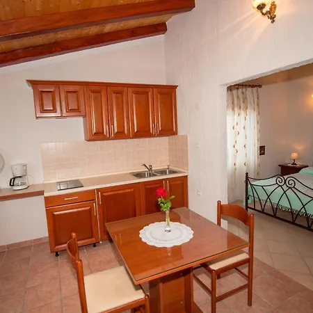 Mit Garten By Interhome Appartement