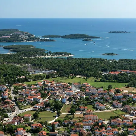 Mit Garten By Interhome * Funtana