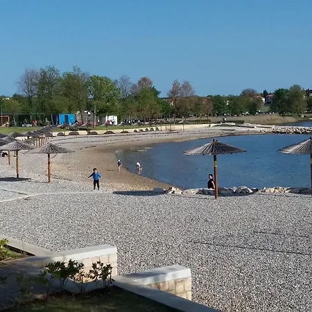 Mit Garten By Interhome