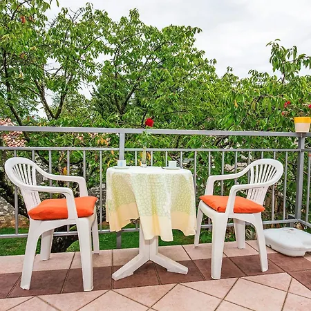Apartman Mit Garten By Interhome Funtana
